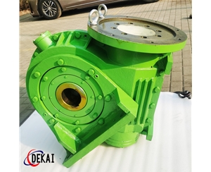 郑州轮胎定型硫化机平面包络环面蜗杆减速机